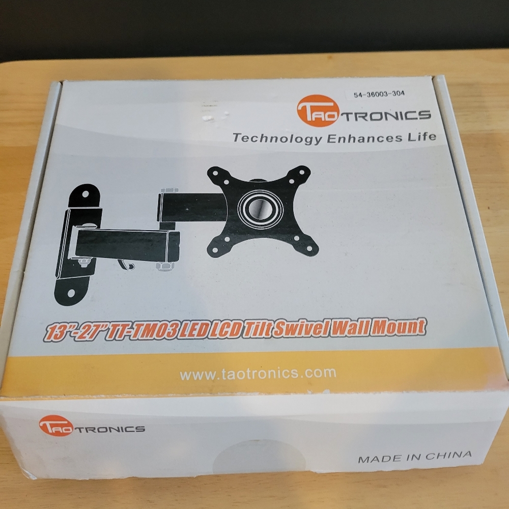 13" -27" Tilt Swivel Wall Mount New in Box